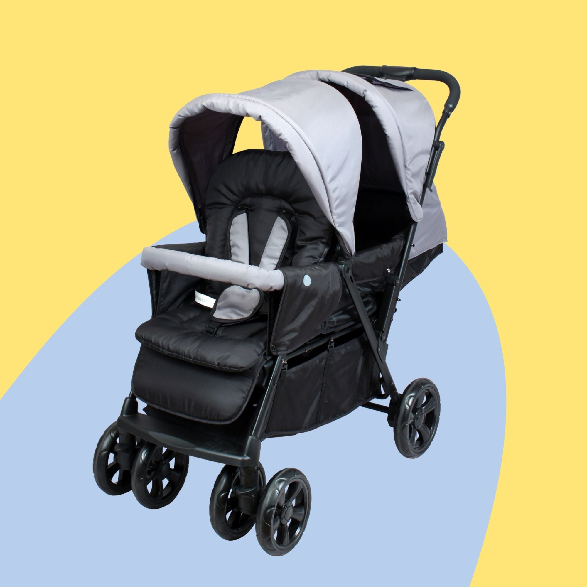 Double stroller for children of close ages (raincover included)